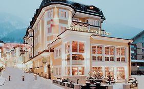 Österreichischer Hof-im Bademantel direkt in die Alpentherme